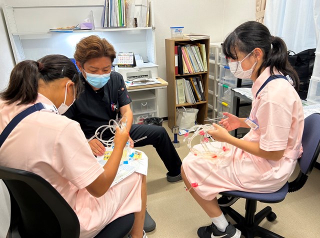 透析センターでの中学生職業体験　　　　　　　　～トライやるウィーク～